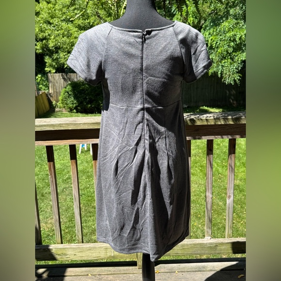 Liz Lange Charcoal Short Sleeve Maternity Dress NWT - Picture 3 of 6
